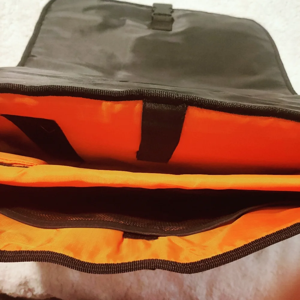 Microsoft Laptop Shoulder Bag Multi Pocket Compartment Padded w/ Strap